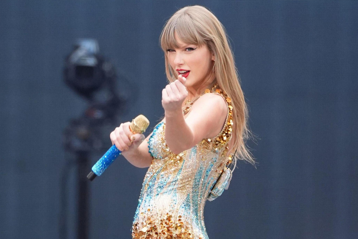 taylor-swift-singing